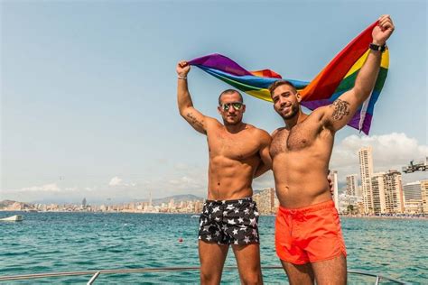 contactos gays en benidorm